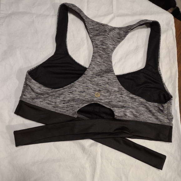 Manduka Sports Bra - Picture 2 of 2